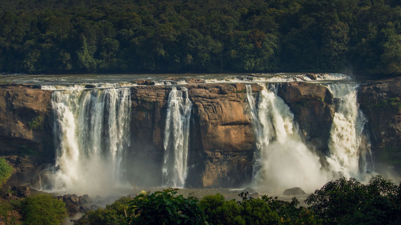 Athirappilly by road