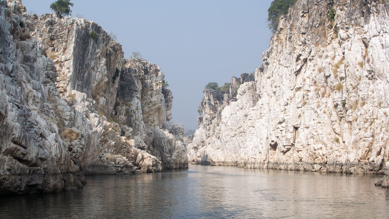 Bhedaghat by road
