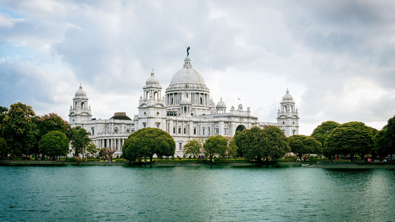 Kolkata by road