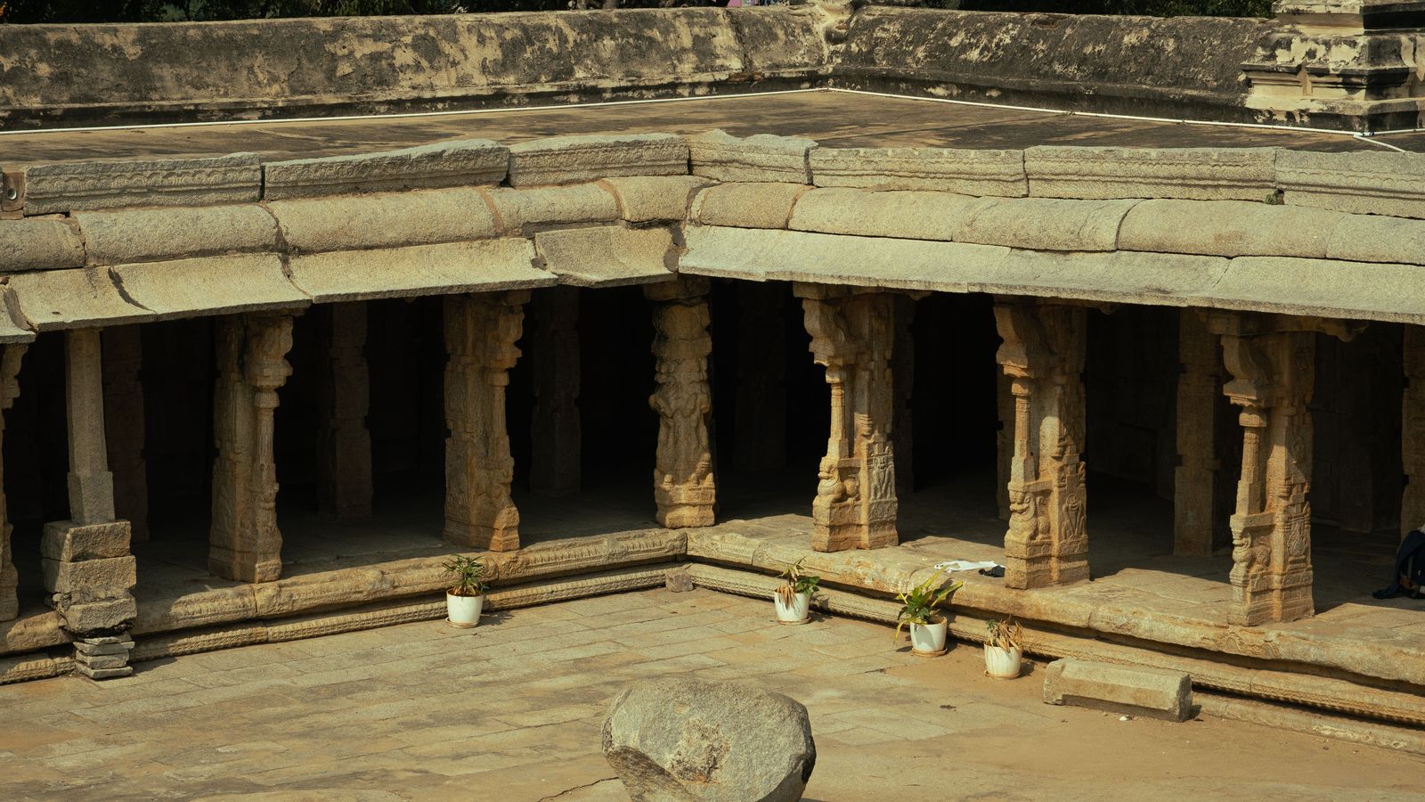 Lepakshi by road