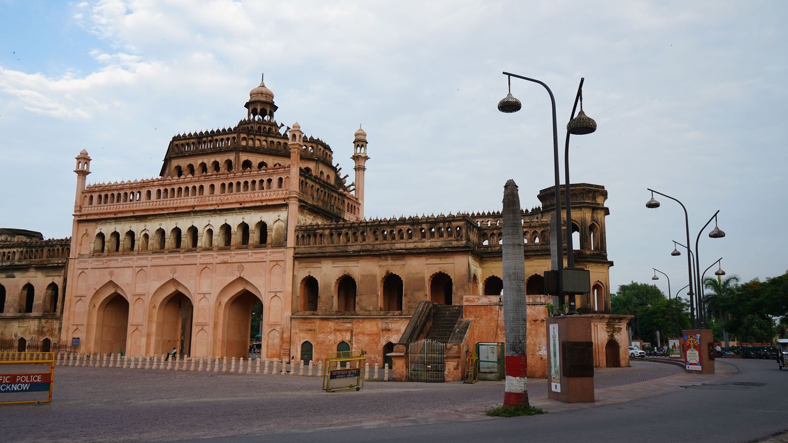 Lucknow by road