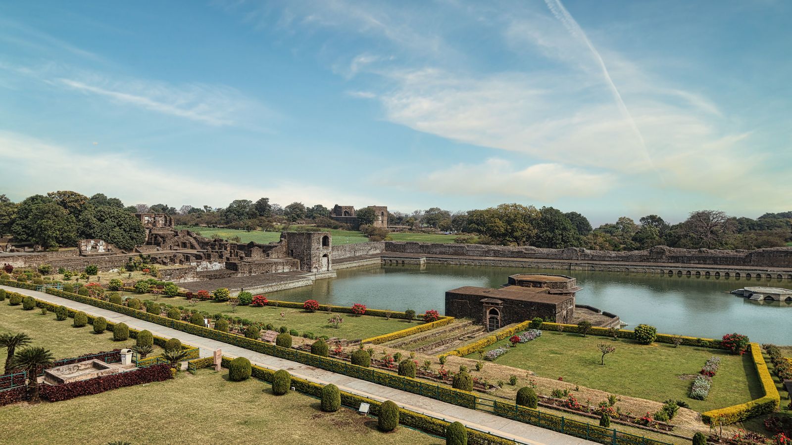 Mandu by road