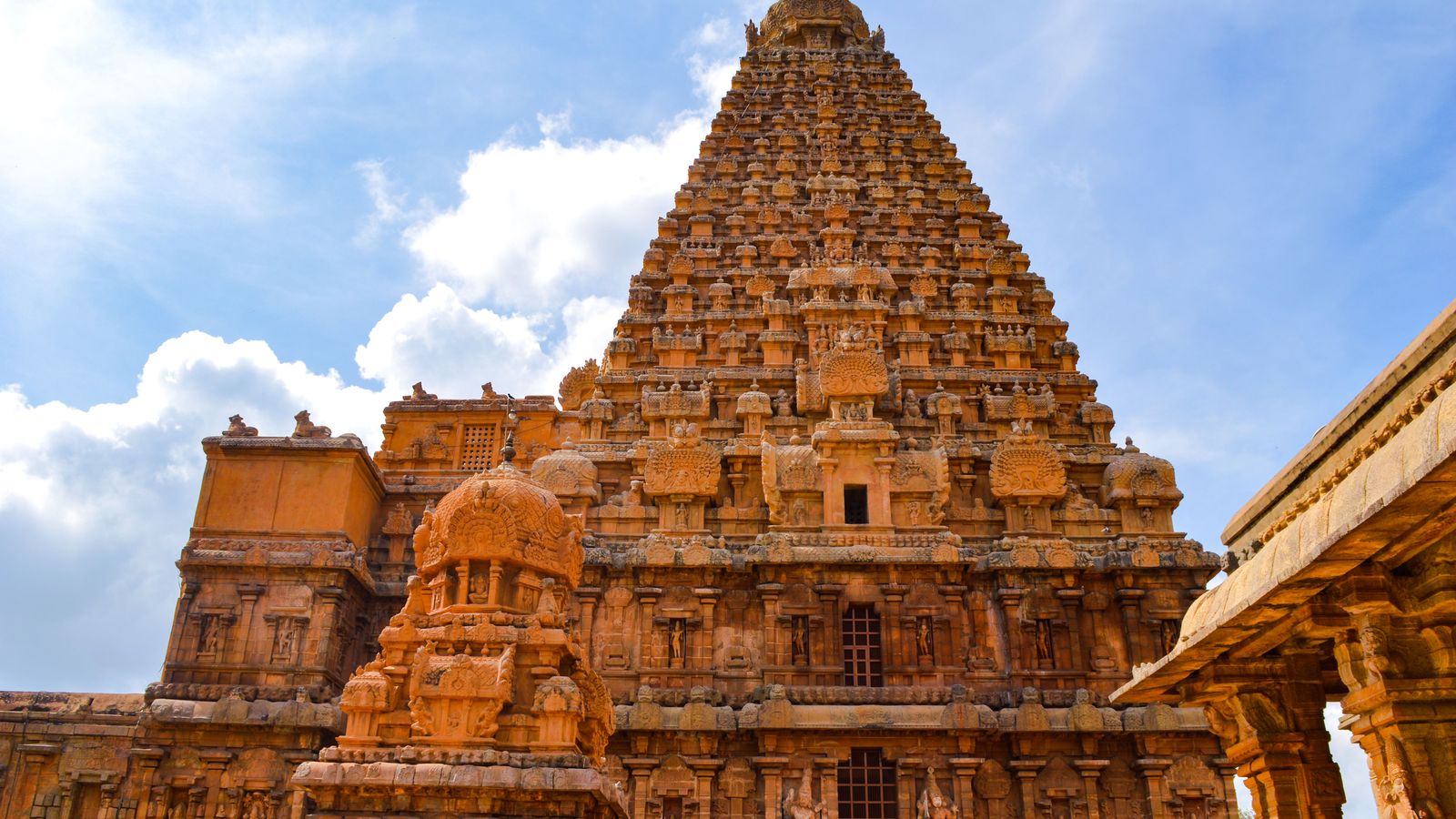 Thanjavur by road