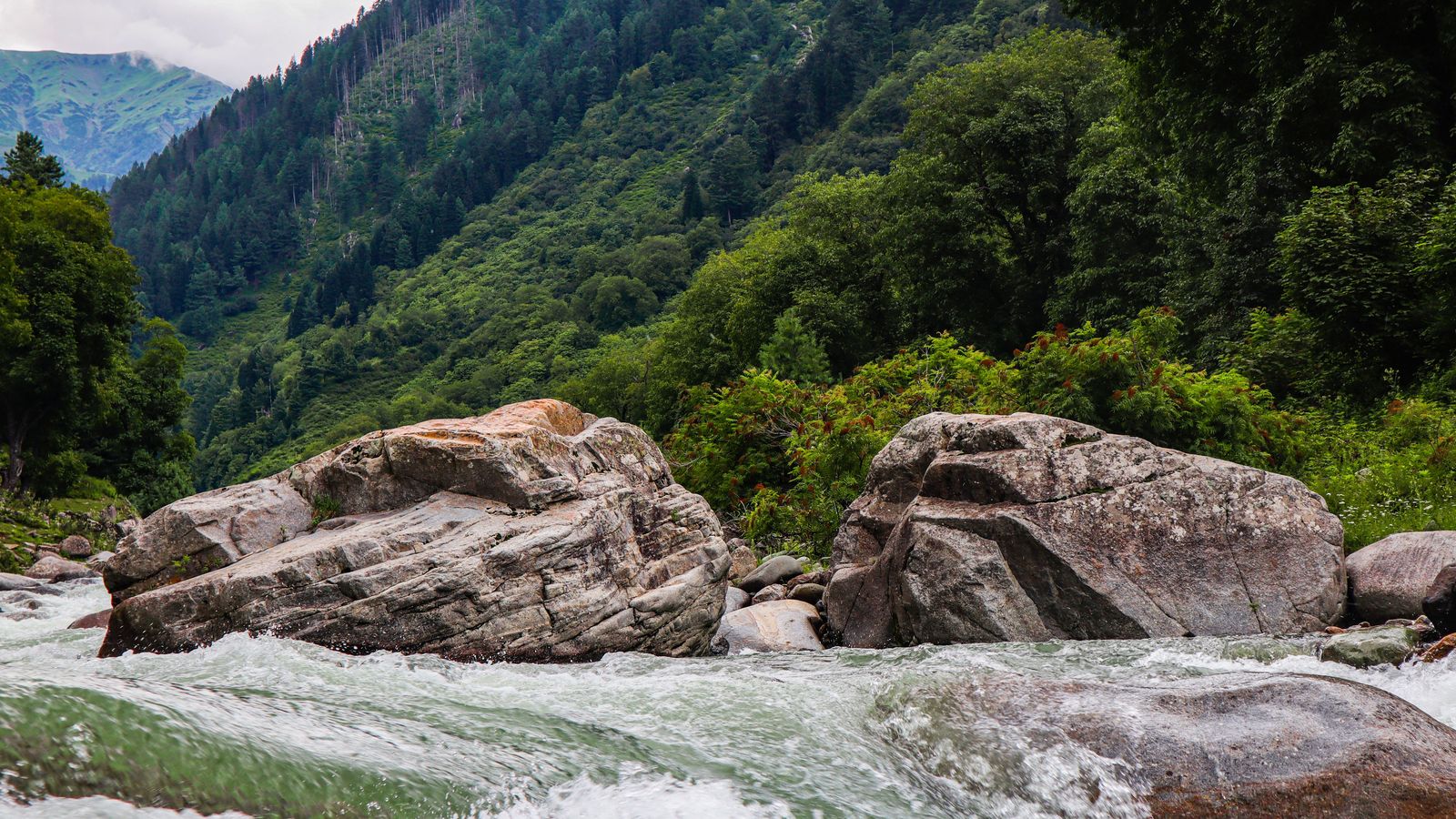 Tirthan Valley by road