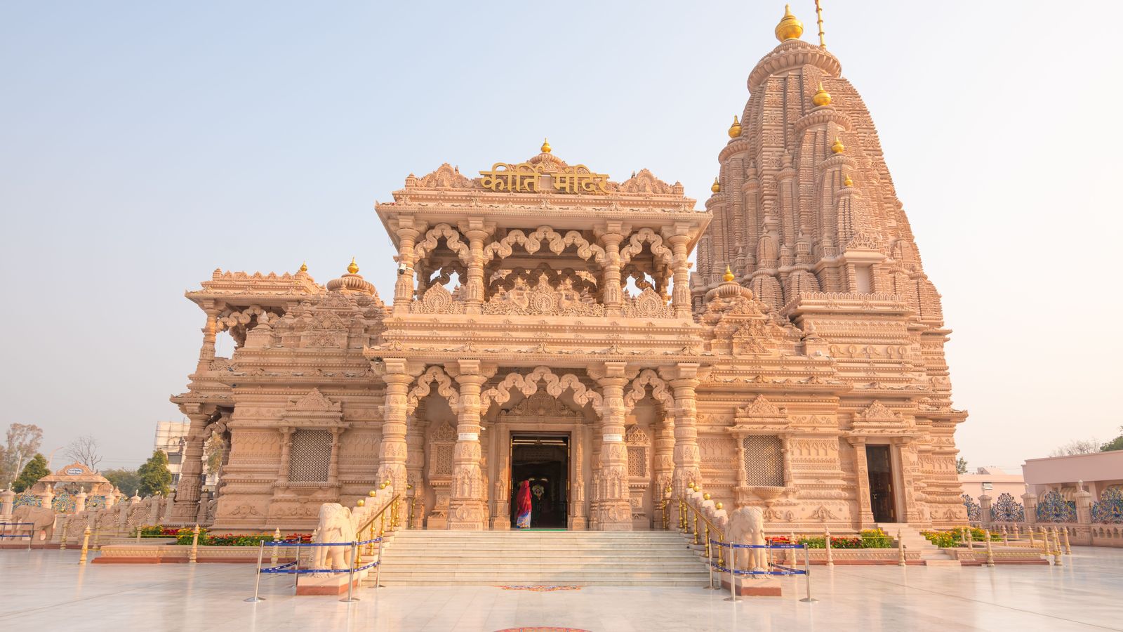 Vrindavan by road