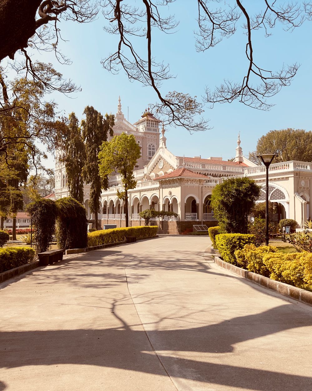 Car rental with driver in Pune