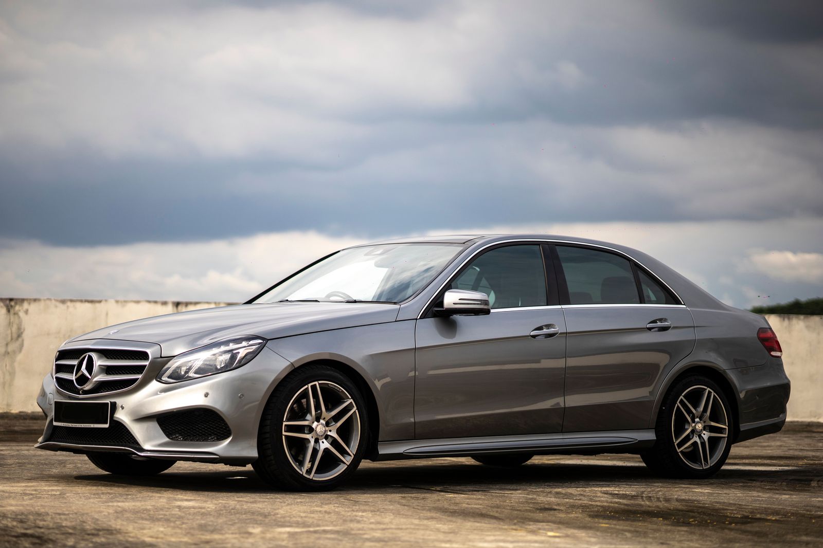 Luxury sedan - Mercedes-Benz E-Class, BMW 5 Series, Audi A6