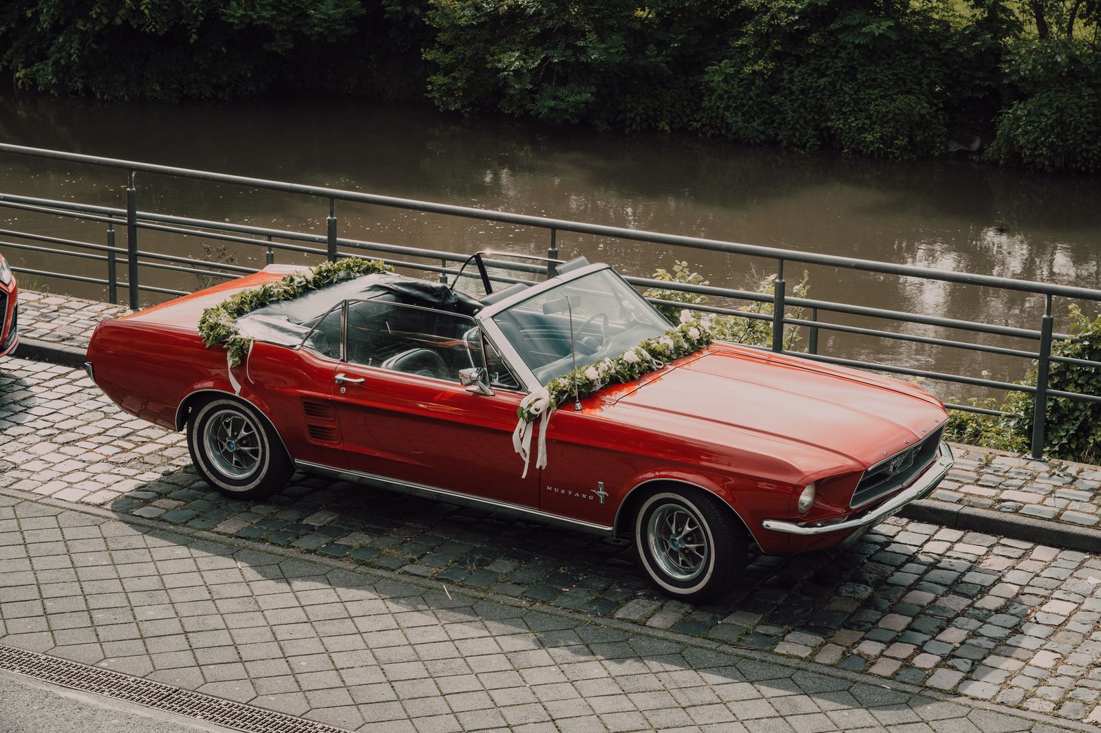 Vintage & classic - Vintage convertibles and classic saloons for weddings