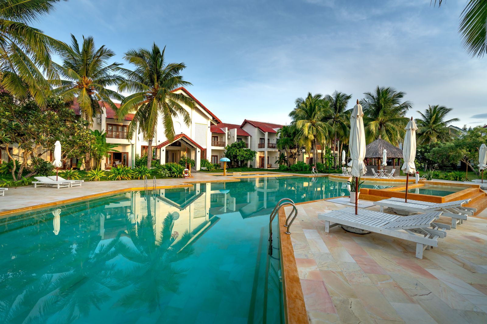 Resorts - book on BookingWorldwide.net